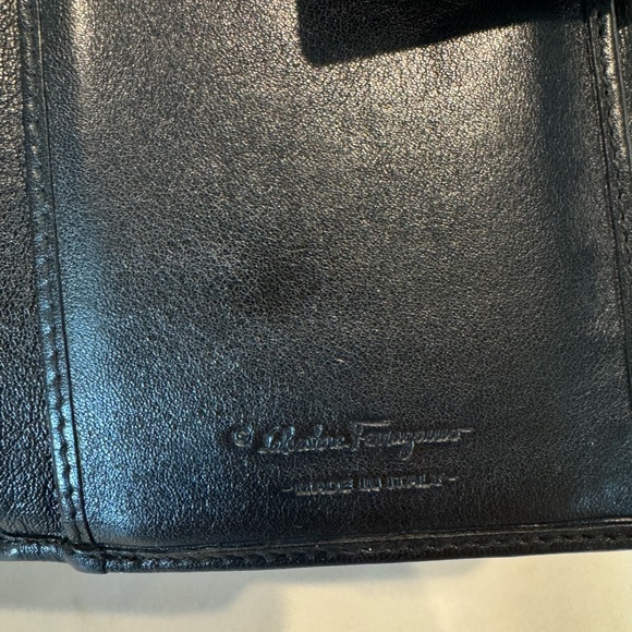 Authentic Salvatore Ferragamo wallet - Picture 6 of 13